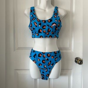 New women’s swimsuit size medium